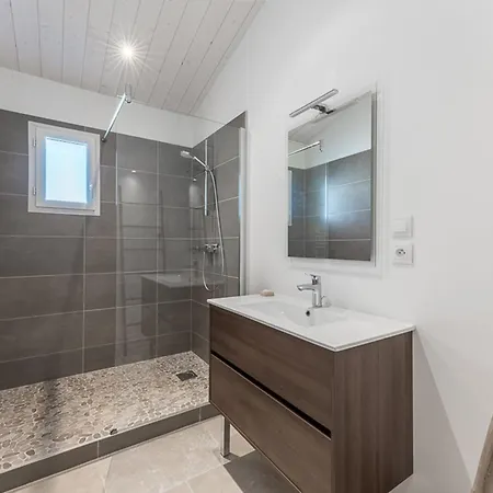 Maison Familiale Pour 10 Avec Patio Et Piscine A - Fr-1-835-29 La Flotte