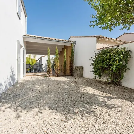 Maison Familiale Pour 10 Avec Patio Et Piscine A - Fr-1-835-29 *