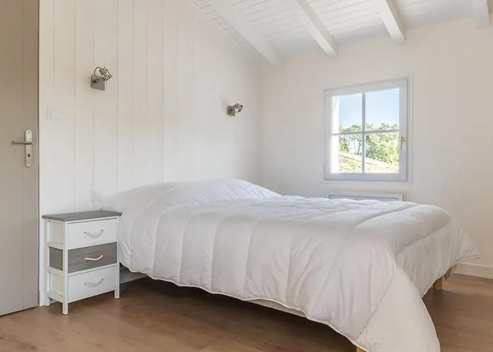 Maison Familiale Pour 10 Avec Patio Et Piscine A - Fr-1-835-29