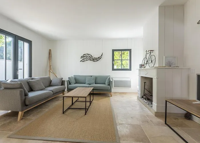 Maison Familiale Pour 10 Avec Patio Et Piscine A - Fr-1-835-29 *